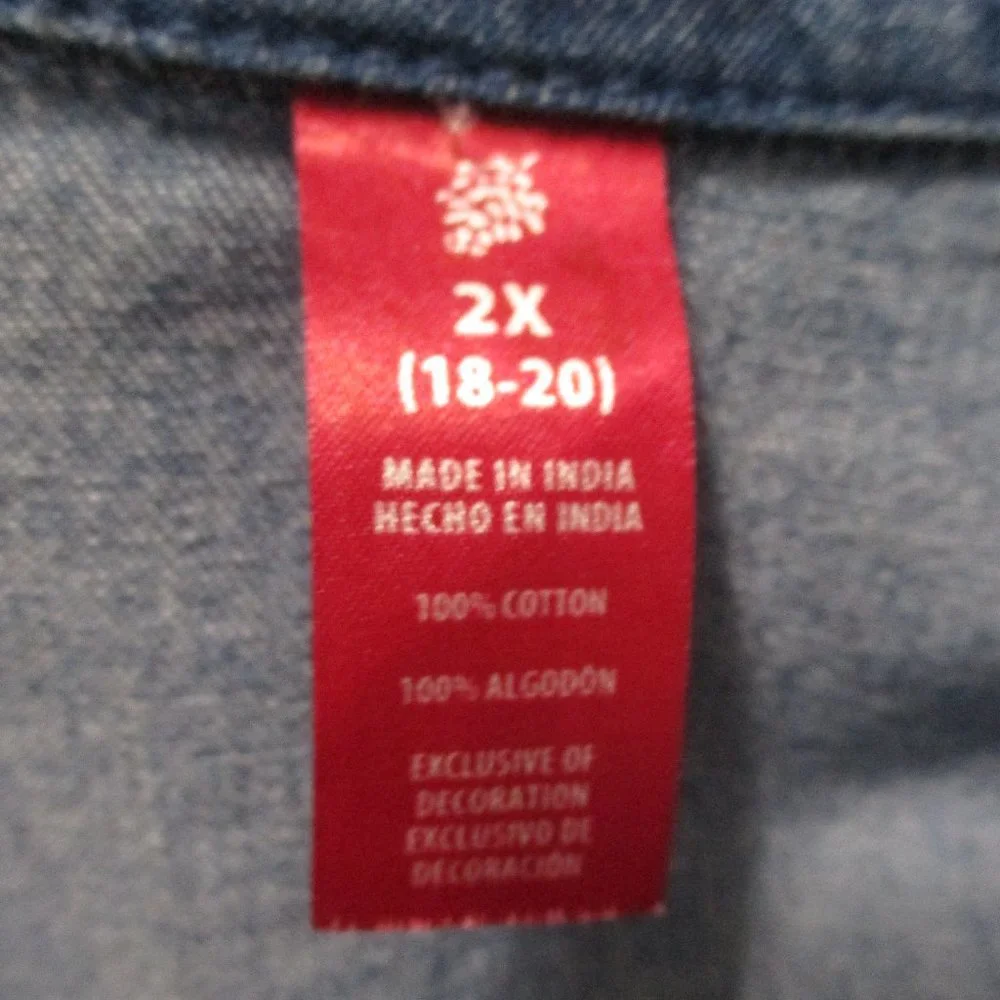 Holiday Christmas top, denim button down, with adorable snow people size 2x - Picture 2 of 7